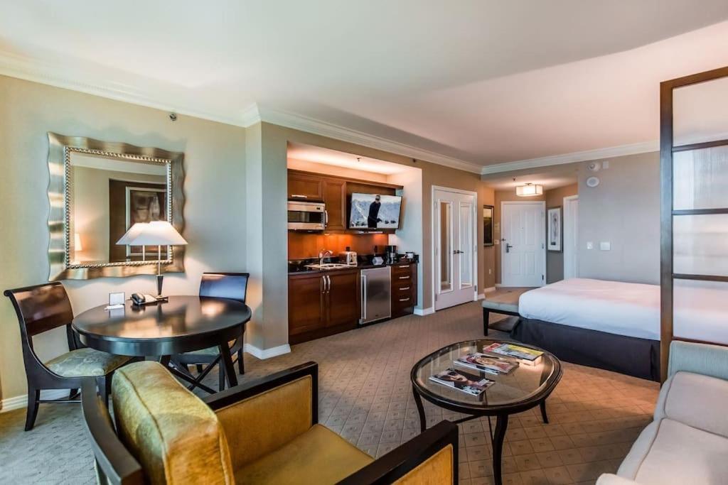 Save At Mgm * No Fees * Strip View * 1911 Apartment *